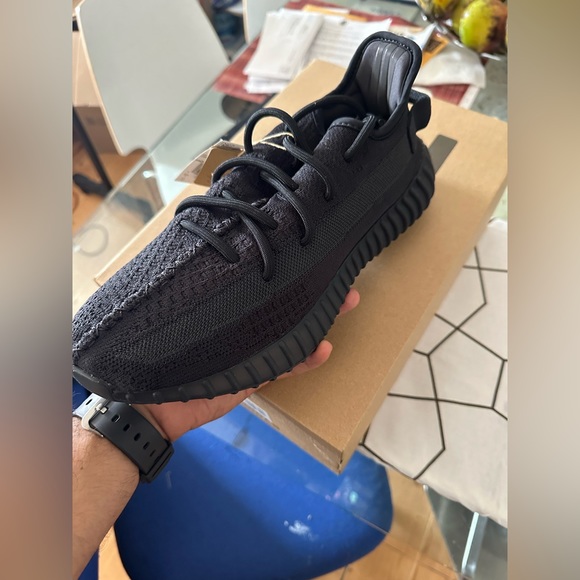 ADIDAS YEEZY 350 v2 ONYX